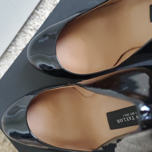 Ann Taylor Perfect Platform Pumps - Picture 5 of 6